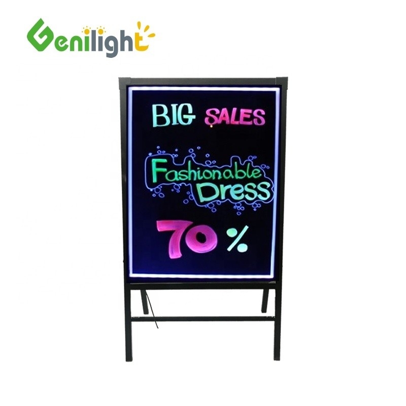 OEM 플래싱 스탠드 빌보드 빛나는 그림 LED 글쓰기 보드 풀 컬러 메시지 보드
